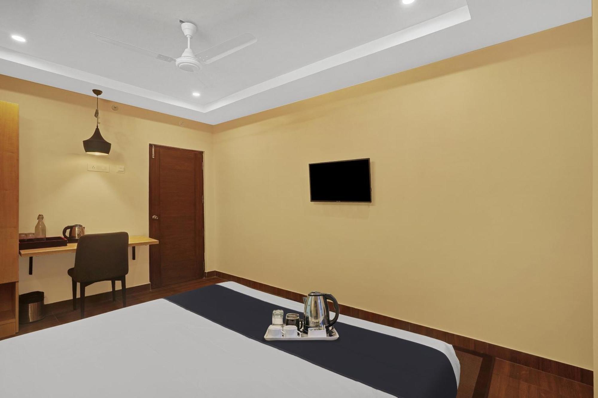 Capital O De Alphabet Kakinada Hotel Luaran gambar