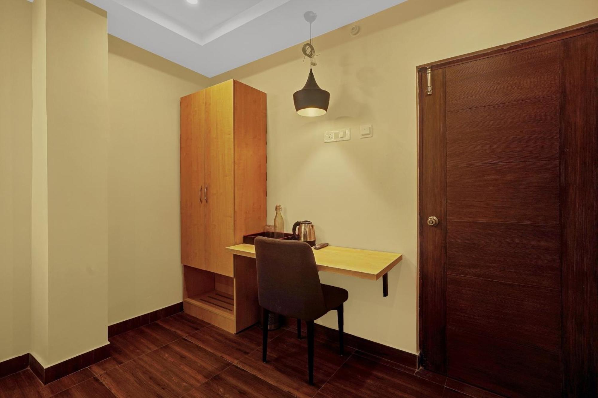 Capital O De Alphabet Kakinada Hotel Luaran gambar