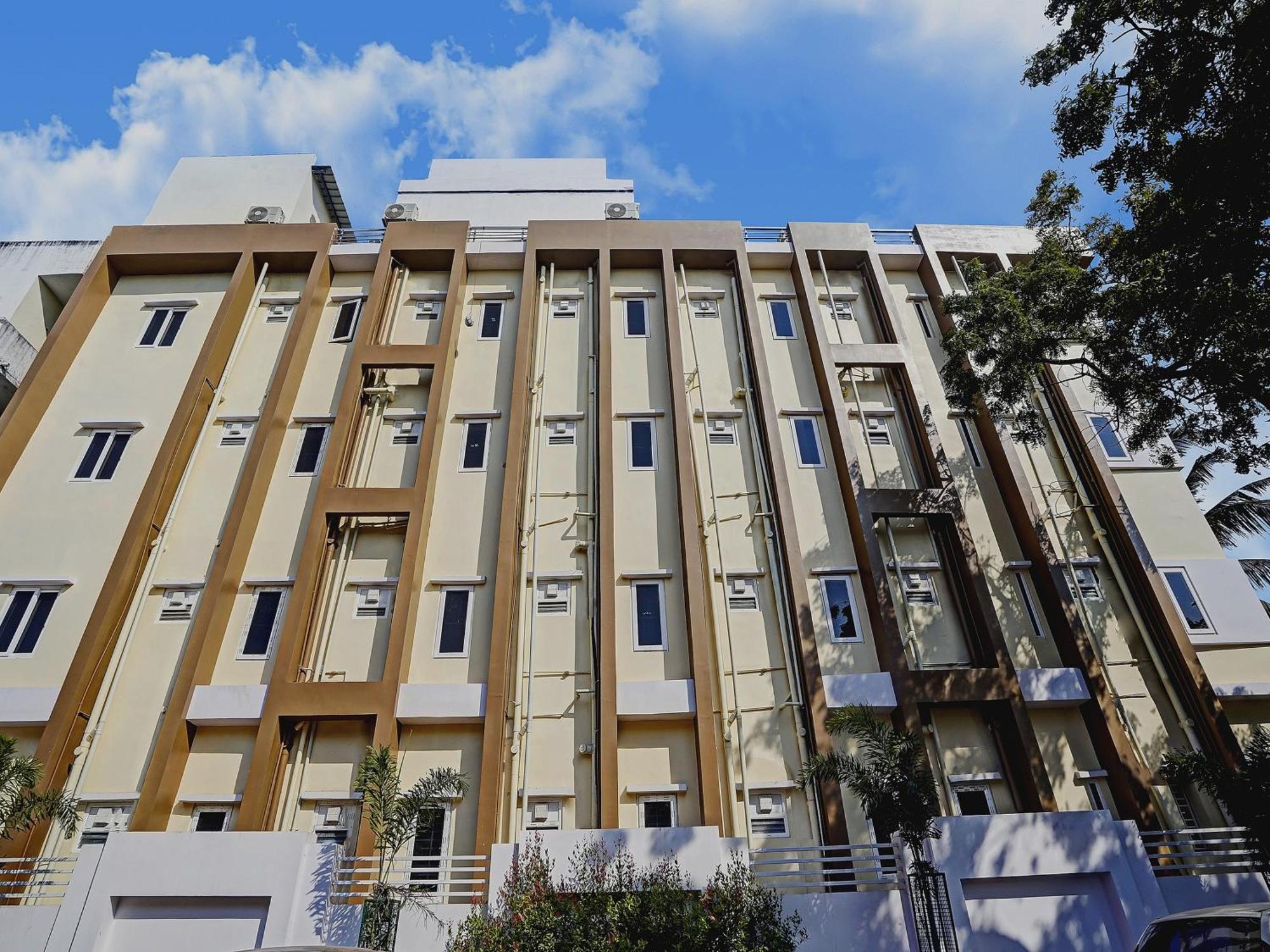 Capital O De Alphabet Kakinada Hotel Luaran gambar